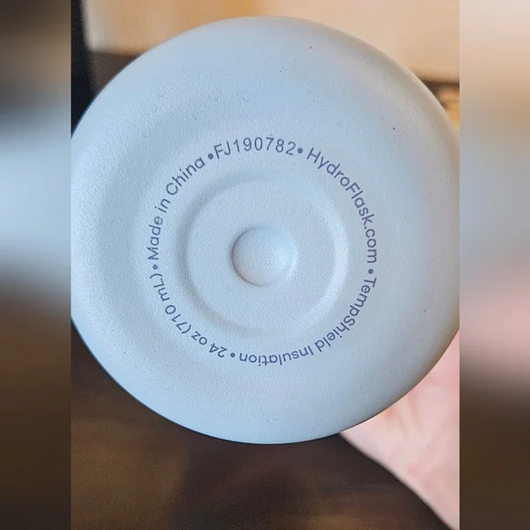 Hydro Flask 24oz Water Bottle - Picture 5 of 5